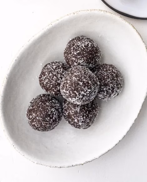 Energy balls eau de rose et noix de coco recette